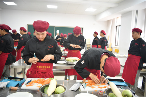 一技在手，一生无忧——石家庄旅游学校烹饪专业班级及校园技能大赛圆满落幕